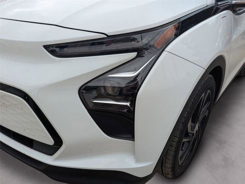 Used 2023 Chevrolet Bolt LT w/ Infotainment Package image 9