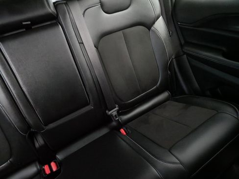 Used 2023 Jeep Grand Cherokee Altitude image 14