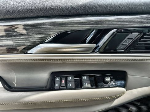 Used 2022 Jeep Wagoneer Series III w/ Premium Group I RWD image 22