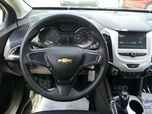 Used 2017 Chevrolet Cruze LS image 30