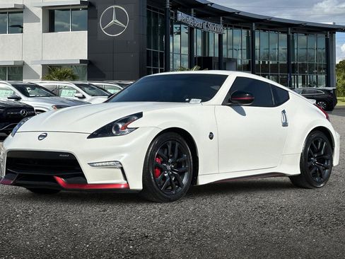 Used 2016 Nissan 370Z NISMO image 8