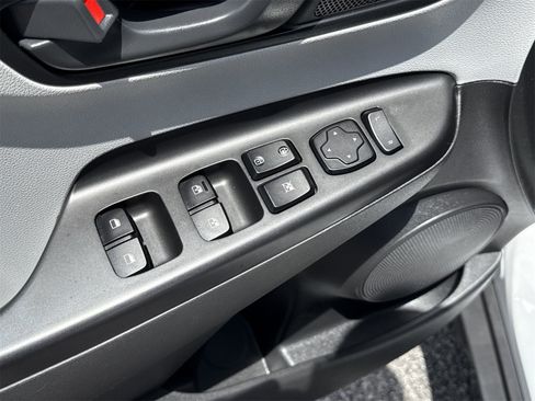 Used 2023 Hyundai Kona SEL image 14