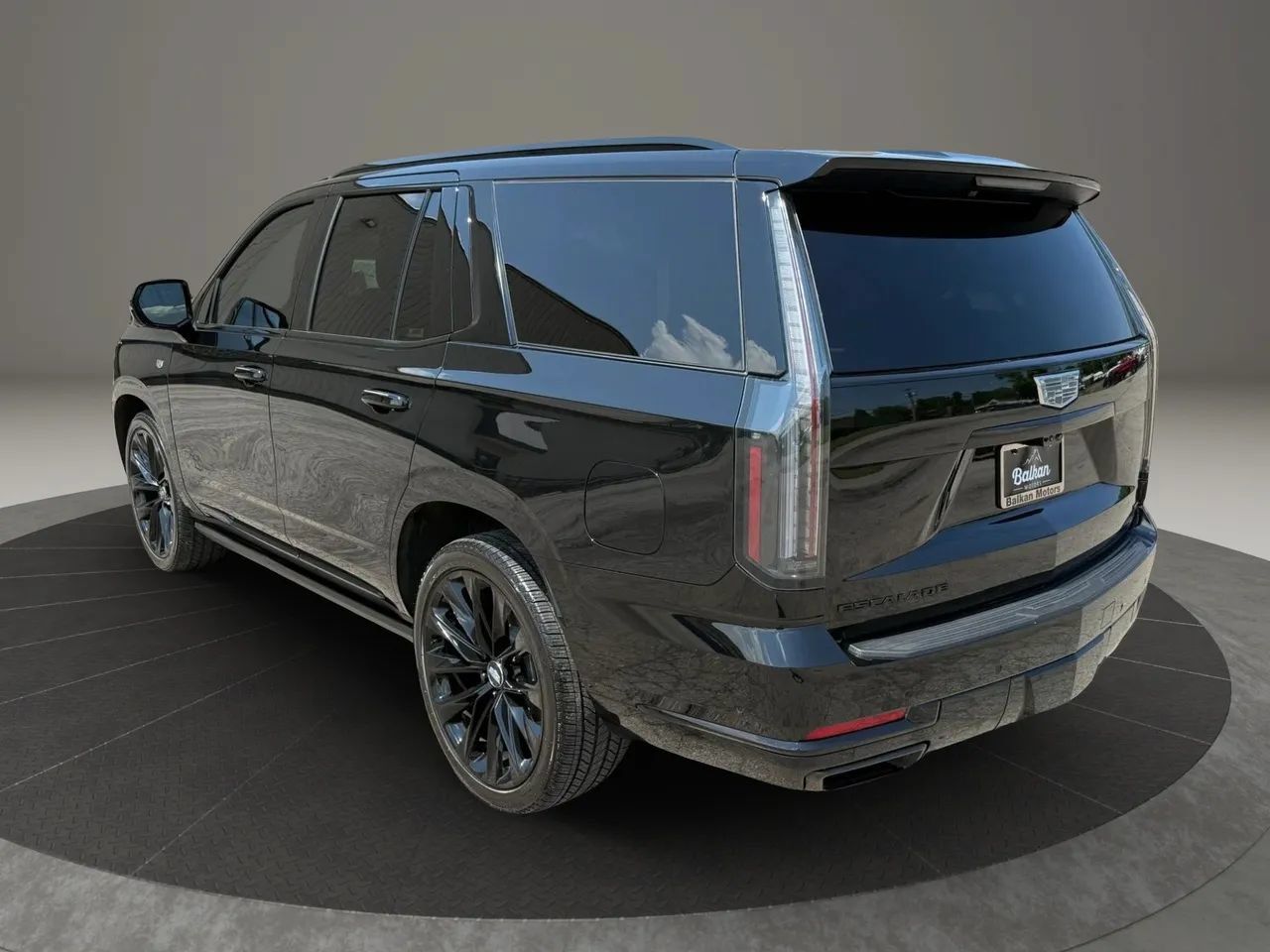 Used 2025 Cadillac Escalade Sport Platinum w/ LPO, ONYX Package AWD/4WD image 13