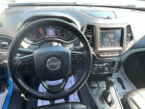 Used 2019 Jeep Cherokee Trailhawk image 15