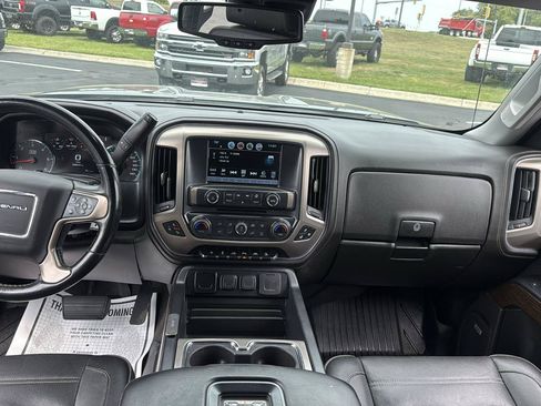 Used 2018 GMC Sierra 1500 Denali AWD/4WD image 28