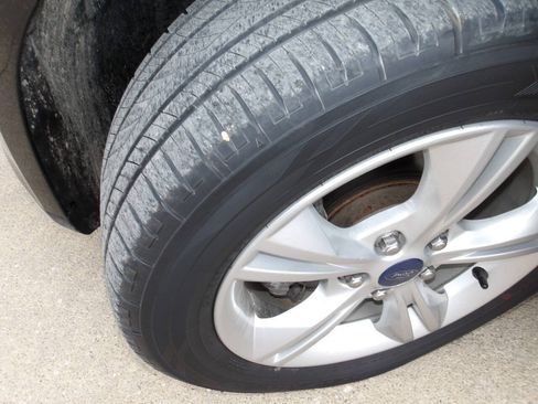 Used 2013 Ford Focus SE FWD image 38