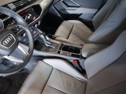 Used 2025 Audi Q3 2.0T Premium w/ Convenience Package image 21