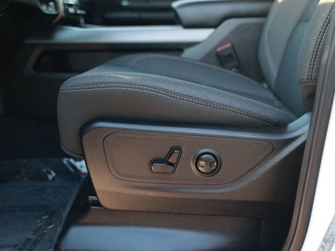 New 2026 RAM 1500 4x4 Crew Cab image 19