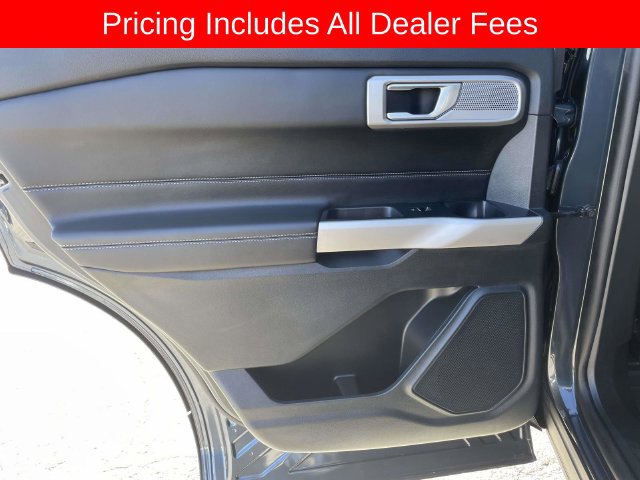 Used 2023 Ford Explorer Limited w/ Equipment Group 301A AWD/4WD image 15