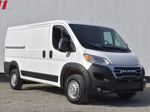 Used 2025 RAM ProMaster 2500 w/ U-Haul Equipment Group FWD image 35