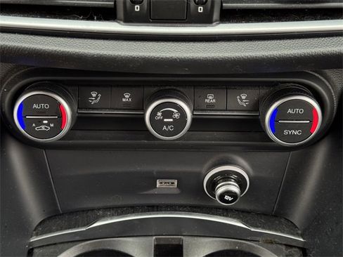 Used 2021 Alfa Romeo Stelvio Sprint w/ Nero Edizione image 18