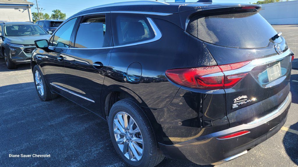 Used 2021 Buick Enclave Essence w/ Sound and Sites Package AWD/4WD image 4