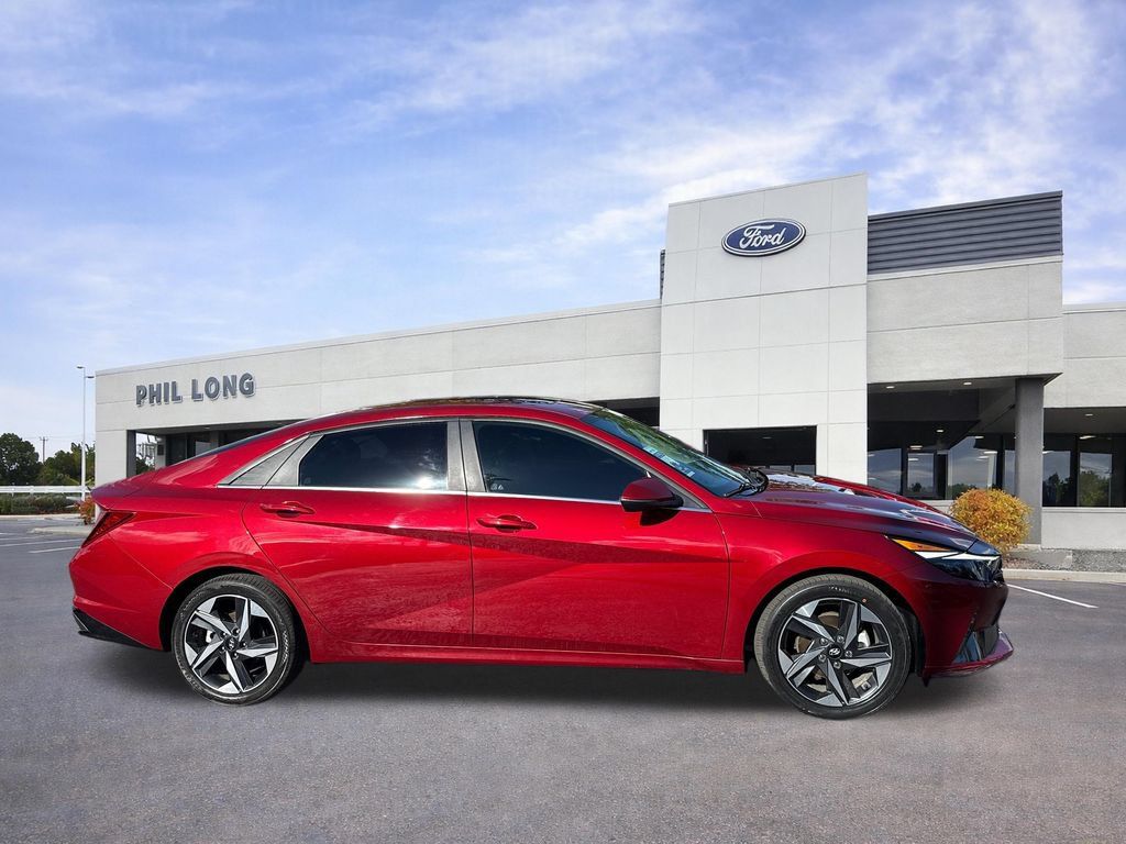 Used 2023 Hyundai Elantra Limited FWD image 10
