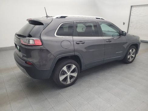 Used 2019 Jeep Cherokee Limited w/ Technology Group FWD image 10