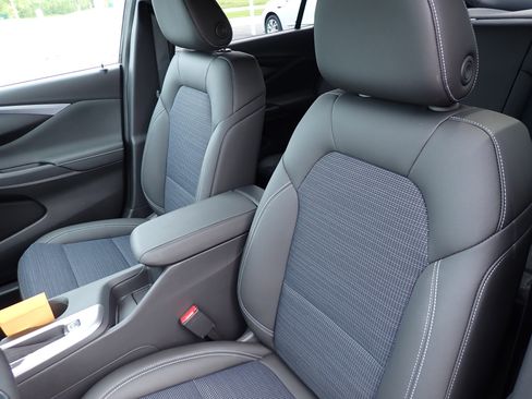 New 2025 Buick Envista Preferred image 17