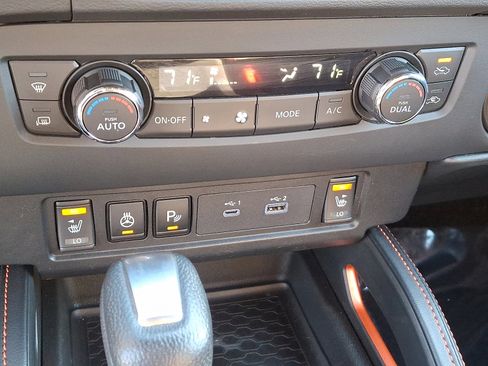 Used 2023 Nissan Frontier PRO-4X w/ Pro-4X Premium Package image 15