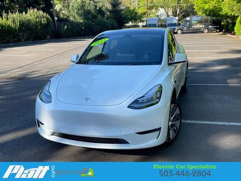 Used 2023 Tesla Model Y Long Range AWD/4WD image 1