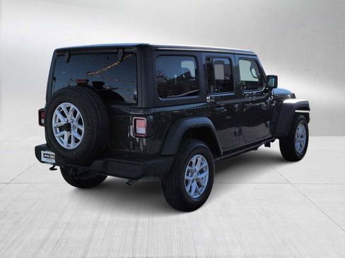 Used 2023 Jeep Wrangler Sport S image 8