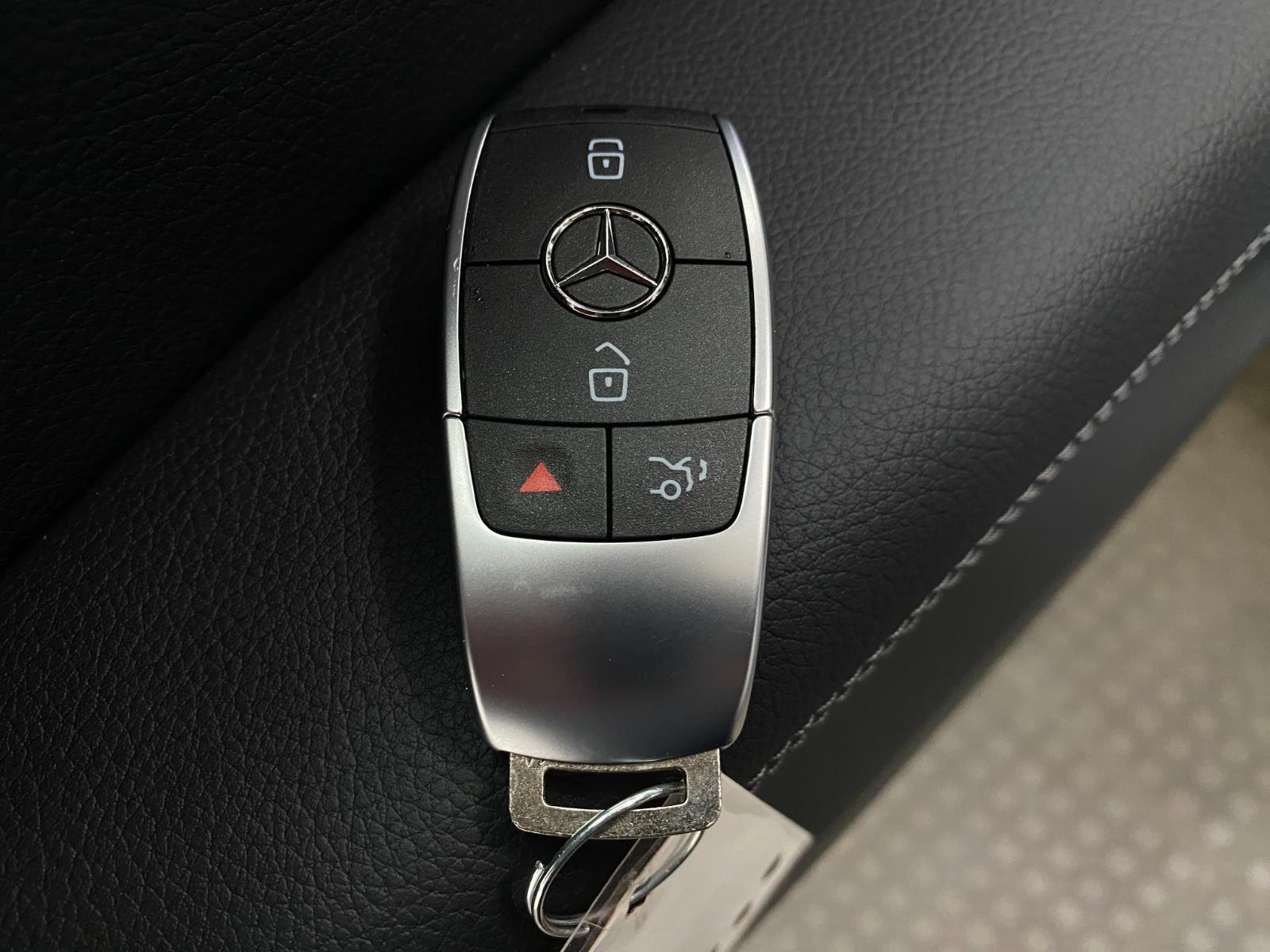 New 2026 Mercedes-Benz GLS 450 4MATIC image 36
