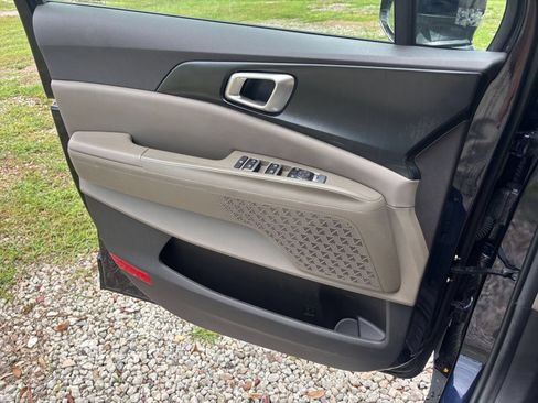 Used 2026 Kia Carnival FWD image 18
