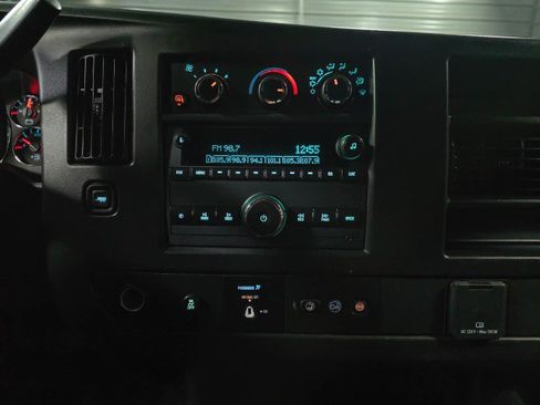 Used 2021 GMC Savana 2500 w/ Driver Convenience Package image 21