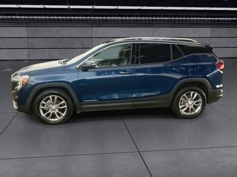 Used 2023 GMC Terrain SLT image 5