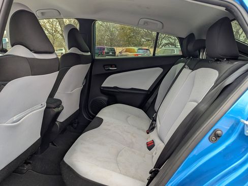 Used 2019 Toyota Prius LE image 15