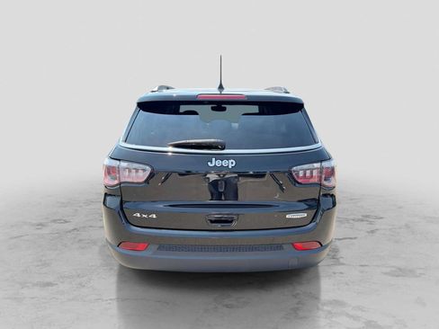 Used 2020 Jeep Compass Latitude w/ Popular Equipment Group AWD/4WD image 5