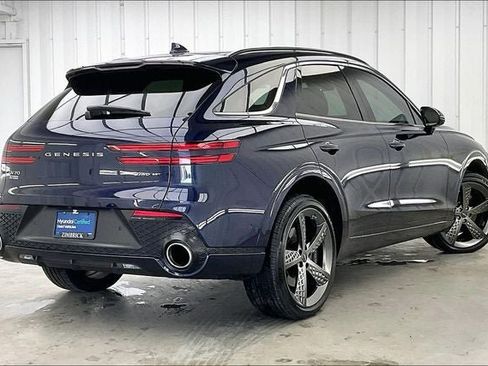 Used 2025 Genesis GV70 3.5T Sport w/ Sport Advanced Package AWD/4WD image 12