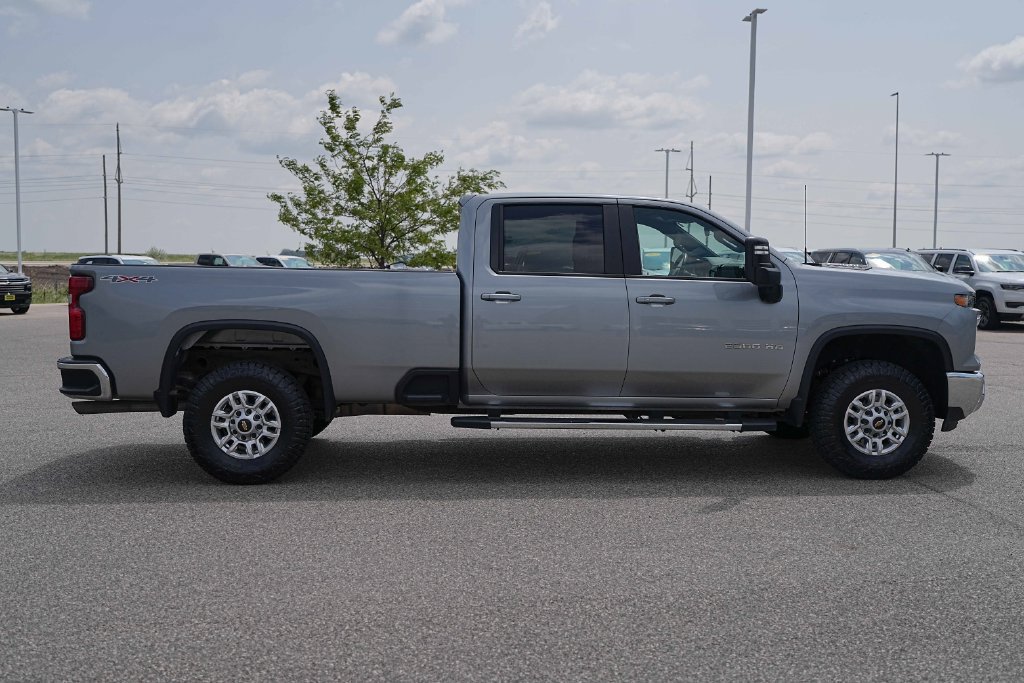Used 2025 Chevrolet Silverado 2500 LT w/ Convenience Package AWD/4WD image 6