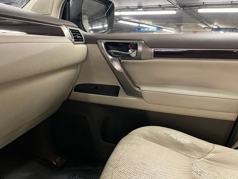 Used 2014 Lexus GX 460 Luxury AWD/4WD image 29