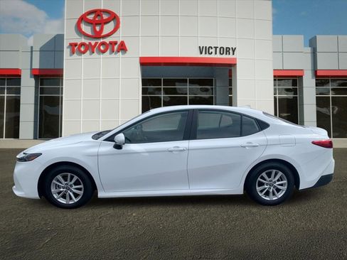 Used 2025 Toyota Camry LE FWD image 6