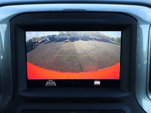 Used 2020 Chevrolet Silverado 1500 Custom w/ Custom Value Package image 10