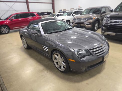 Used 2005 Chrysler Crossfire Limited image 16