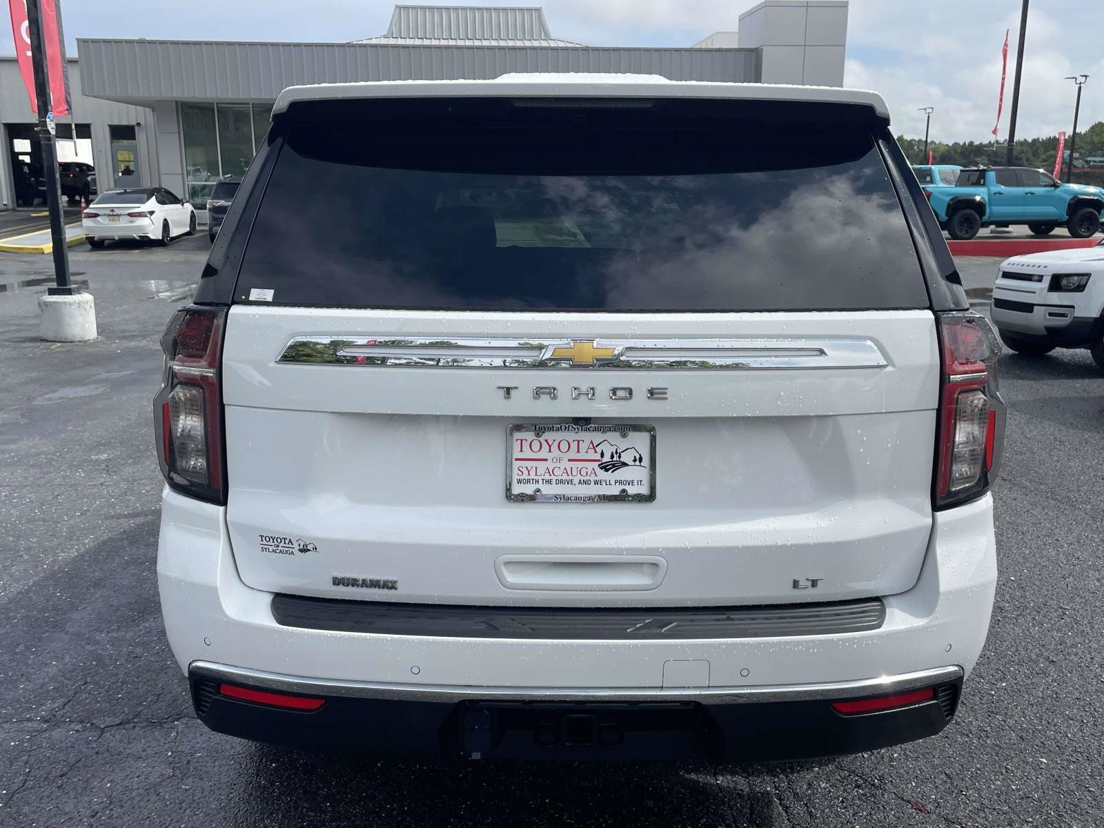 Used 2024 Chevrolet Tahoe LT w/ Luxury Package RWD image 3