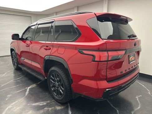 Used 2024 Toyota Sequoia Platinum image 4