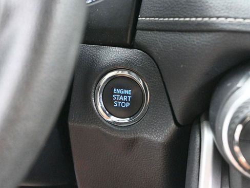 Used 2022 Toyota RAV4 XLE AWD/4WD image 25