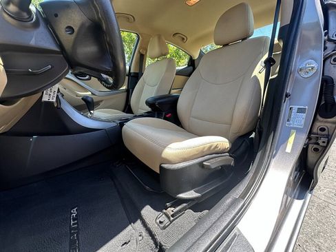 Used 2013 Hyundai Elantra GLS FWD image 11