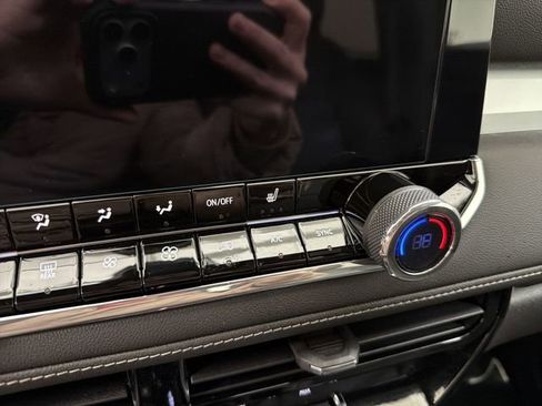 Certified 2024 Chevrolet Colorado LT w/ LT Convenience Package III image 29