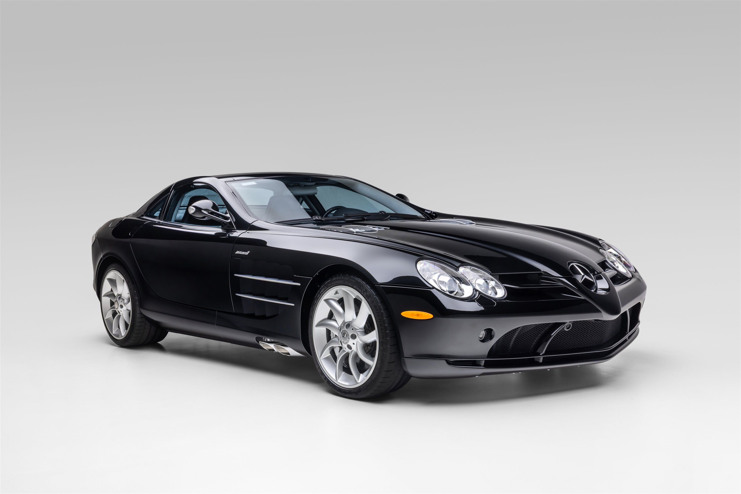 Used 2005 Mercedes-Benz SLR image 13