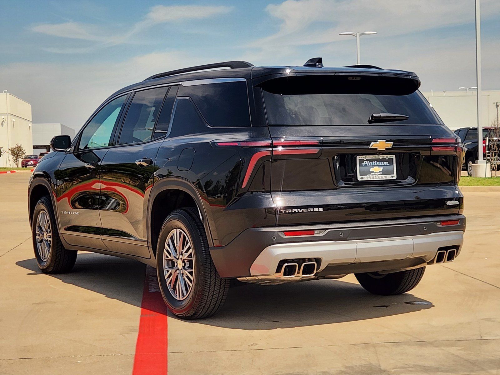 Certified 2026 Chevrolet Traverse LT w/ Driver Confidence Package FWD image 4