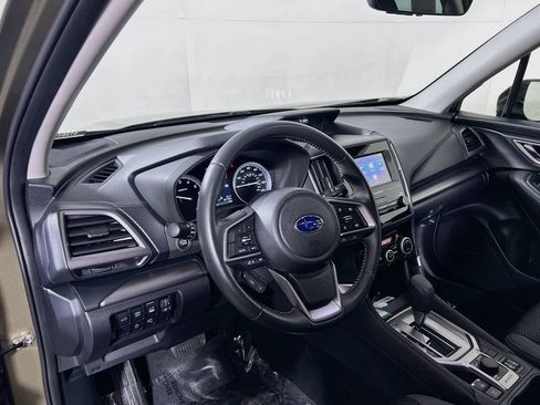 Used 2024 Subaru Forester Premium AWD/4WD image 9