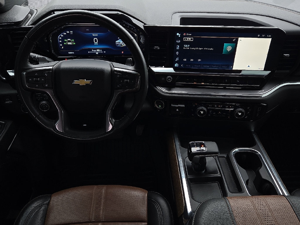 Used 2023 Chevrolet Silverado 1500 High Country w/ Technology Package AWD/4WD image 10