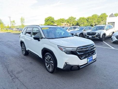 Used 2025 Subaru Forester Touring AWD/4WD image 4