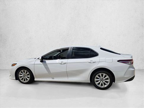 Used 2019 Toyota Camry LE w/ Convenience Package FWD image 8