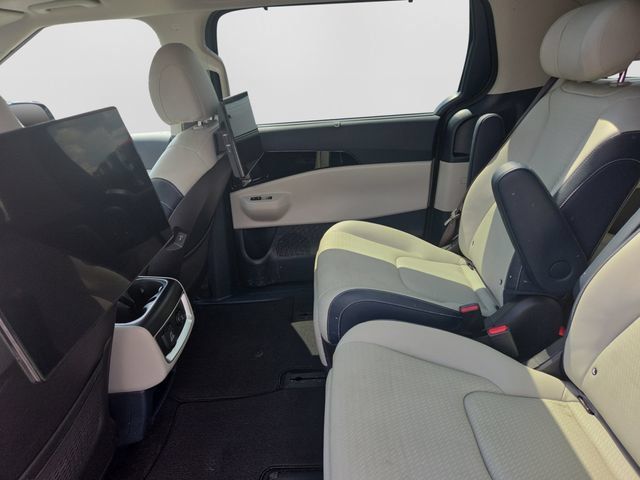 Used 2025 Kia Carnival SX Prestige FWD image 26