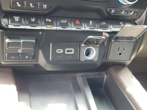 Used 2023 GMC Sierra 2500 Denali w/ Denali Ultimate Package AWD/4WD image 25