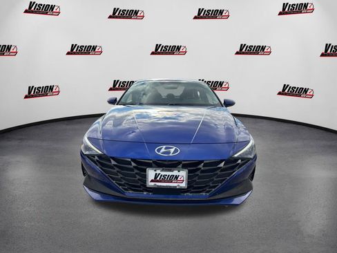 Certified 2023 Hyundai Elantra Limited w/ Preferred Accessory Package image 2