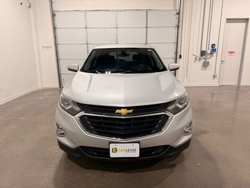 Used 2019 Chevrolet Equinox LT image 2