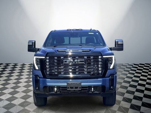 Used 2025 GMC Sierra 3500 Denali Ultimate AWD/4WD image 2